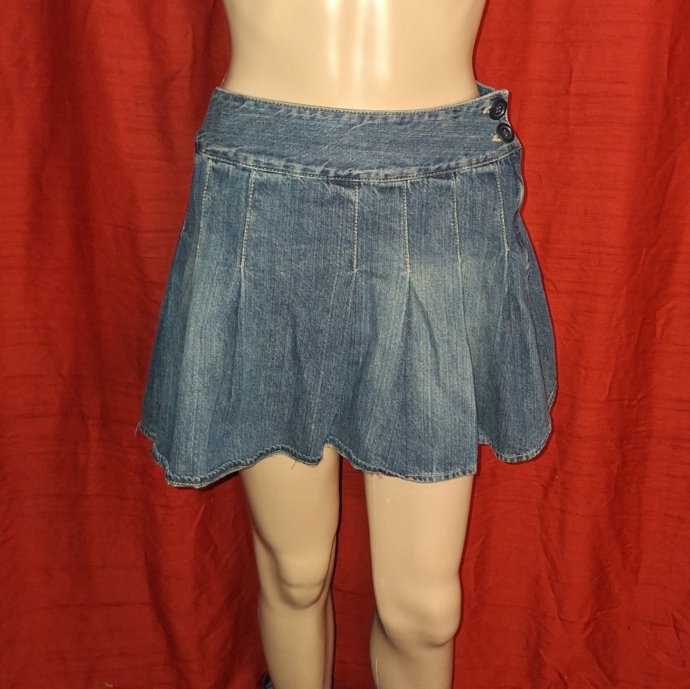 GAP Denim Mini Skirt with Classic Style